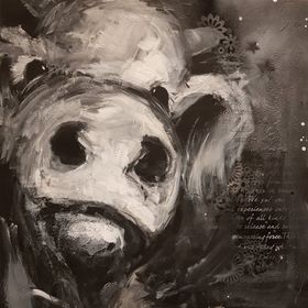 Ko. Maleri af ko. At male køer er altid sjovt.  Her en charmerende og fræk ko i grå nuancer. Du kan også få malet et personligt maleri af din egen ko.